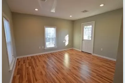 32 Roundy #2, Beverly, MA 01915 - Photo 3