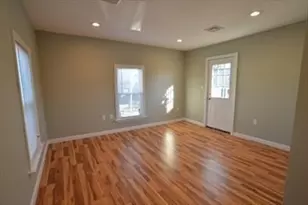 32 Roundy, Beverly, MA 01915 - Photo 3