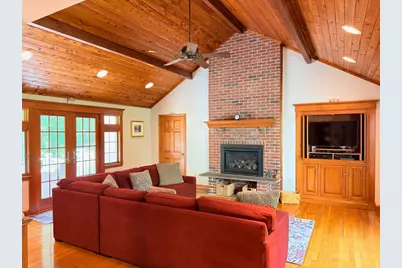 19 Bubbling Brook Rd, Walpole, MA 02081 - Photo 3