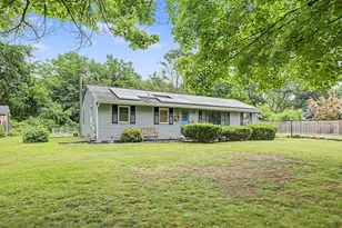 11 Crestview Dr, Hadley, MA 01036 - Photo 3