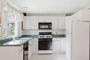 127 Pine Ave, Barnstable, MA 02601 - Photo 11