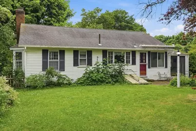 127 Pine Ave, Barnstable, MA 02601 - Photo 3