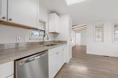 85 Amherst Ave, Taunton, MA 02780 - Photo 9