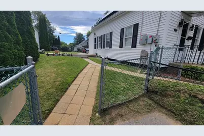 273 Pleasant St, Gardner, MA 01440 - Photo 3