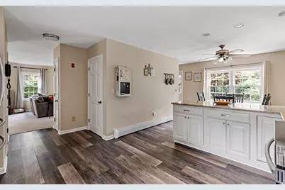 195 Bournehurst Dr, Plymouth, MA 02360 - Photo 7
