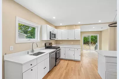 559 Winthrop St, Medford, MA 02155 - Photo 9