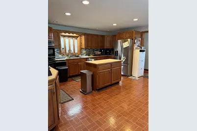 359 Mishawum Rd, Woburn, MA 01801 - Photo 3