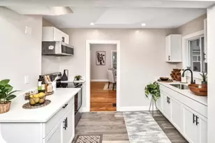17 Wilcox St, Fall River, MA 02721 - Photo 5