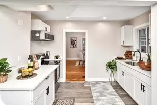 17 Wilcox St, Fall River, MA 02721 - Photo 5