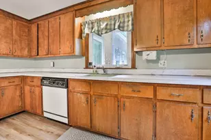 443 Quinapoxet St, Holden, MA 01522 - Photo 3