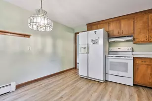 443 Quinapoxet St, Holden, MA 01522 - Photo 5