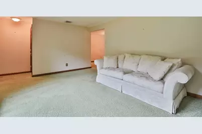 443 Quinapoxet St, Holden, MA 01522 - Photo 9