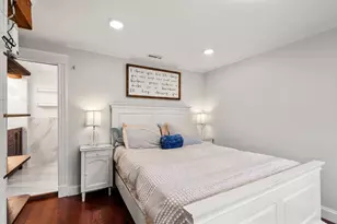 1504 Centre St, Boston, MA 02131 - Photo 15