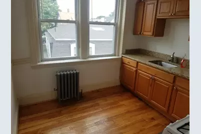 2 Hancock St #9, Malden, MA 02148 - Photo 5