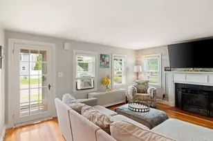 33 Sunnyside Park, Saugus, MA 01906 - Photo 3