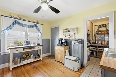 17-19 Howes St, Springfield, MA 01118 - Photo 9