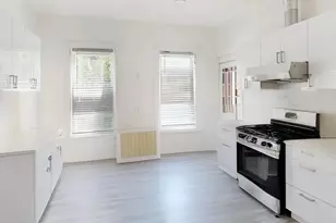 21 Clifton St, Worcester, MA 01610 - Photo 5
