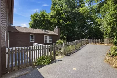 260 Mendon St, Uxbridge, MA 01569 - Photo 3