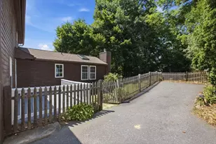 260 Mendon St, Uxbridge, MA 01569 - Photo 3