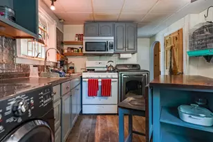 134 Bismark St, New Bedford, MA 02745 - Photo 9