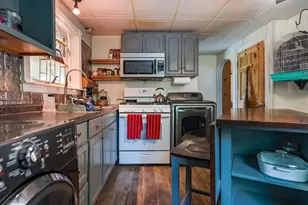 134 Bismark St, New Bedford, MA 02745 - Photo 9