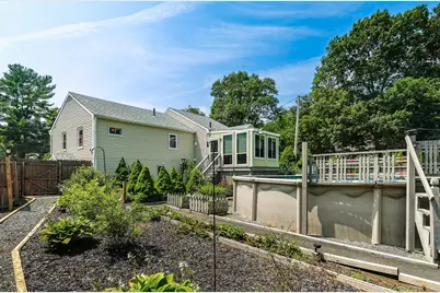 134 Bismark St, New Bedford, MA 02745 - Photo 5