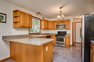 28 Admiral St, Easthampton, MA 01027 - Photo 7
