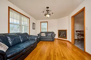 28 Admiral St, Easthampton, MA 01027 - Photo 3