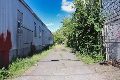 81-83 Holly Street, Lawrence, MA 01841 - Photo 9