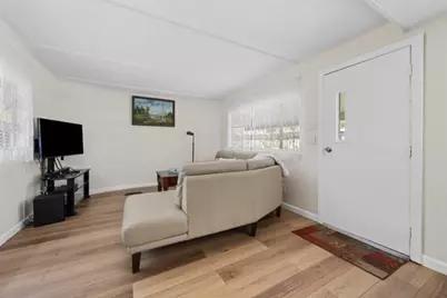 9 Humes Street, Webster, MA 01570 - Photo 5