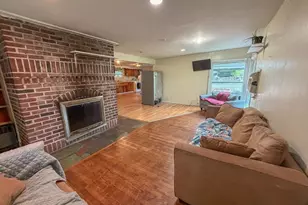 32 Oliver St, Lowell, MA 01854 - Photo 5