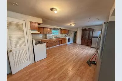 32 Oliver St, Lowell, MA 01854 - Photo 3