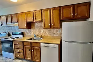 180 Applewood Dr, Chicopee, MA 01022 - Photo 5