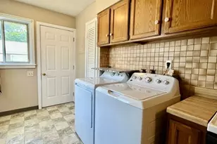 180 Applewood Dr, Chicopee, MA 01022 - Photo 7