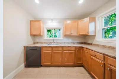 75 Hammond St, Bridgewater, MA 02324 - Photo 9