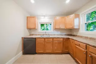 75 Hammond St, Bridgewater, MA 02324 - Photo 9
