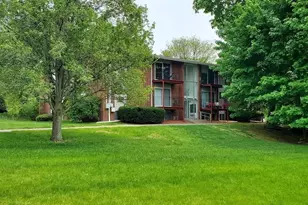 10 Longwood Dr, Andover, MA 01810 - Photo 1