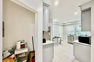 305 Washington St, Quincy, MA 02169 - Photo 25