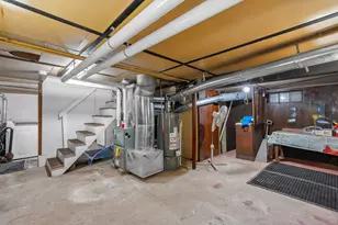 567 Poplar St, Boston, MA 02131 - Photo 33