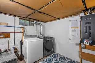 567 Poplar St, Boston, MA 02131 - Photo 33