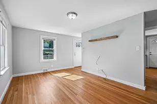 42 E Main St, Gloucester, MA 01930 - Photo 3