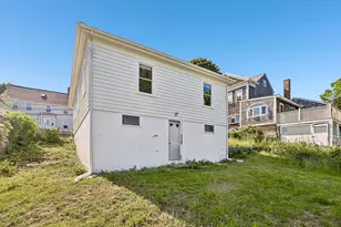 42 E Main St, Gloucester, MA 01930 - Photo 25