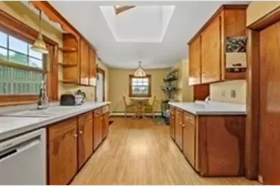 577 Grove, Worcester, MA 01605 - Photo 5