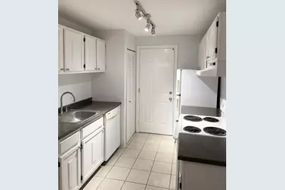 14 Walden Dr #4, Natick, MA 01760 - Photo 5