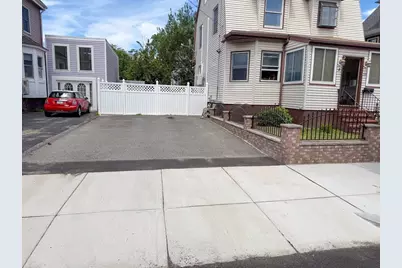 33 Brookings St, Medford, MA 02155 - Photo 21