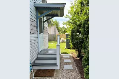42 Crystal Lake Dr, Carver, MA 02330 - Photo 3