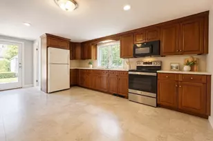 84 Hinckley Cir, Barnstable, MA 02655 - Photo 11