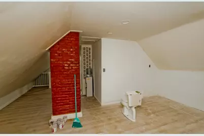 10 Monroe St, Springfield, MA 01109 - Photo 35