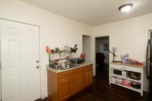 10 Monroe St, Springfield, MA 01109 - Photo 9