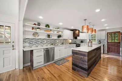 1059 Grove St, Framingham, MA 01701 - Photo 9
